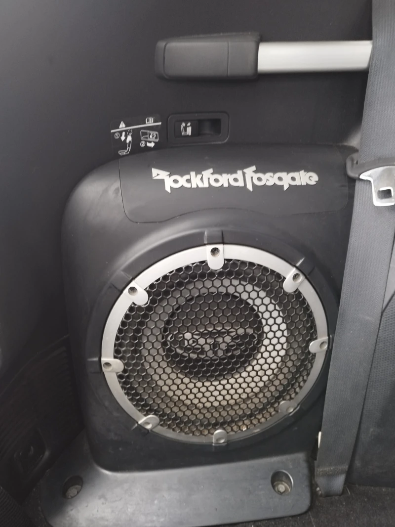 Mitsubishi Outlander, снимка 14 - Автомобили и джипове - 52922682