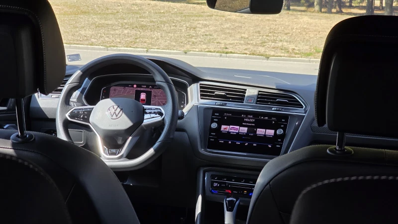 VW Tiguan Allspace R Line 2.00 TDI 4 Motion, снимка 7 - Автомобили и джипове - 53396156