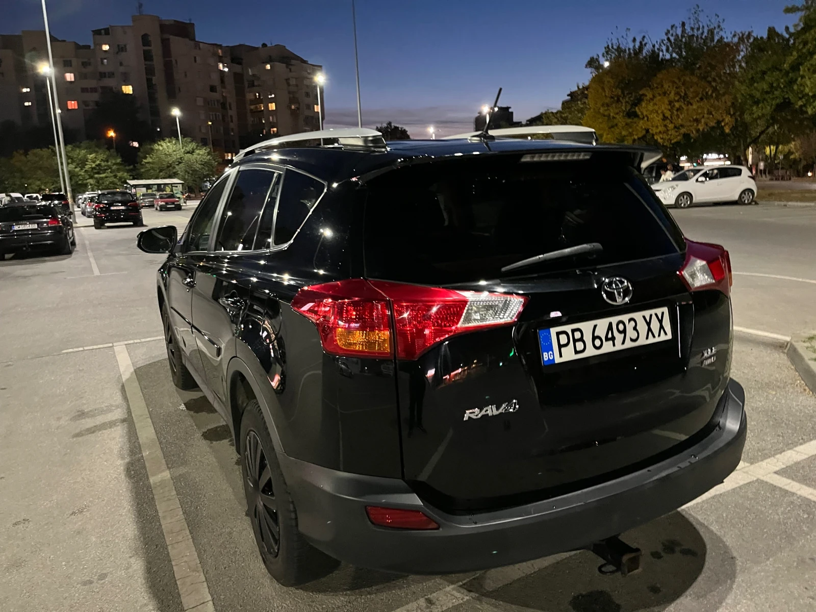 Toyota Rav4 2500 /AWD / XLE /4X4 / автомат - изображение 6