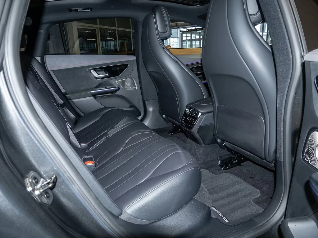 Mercedes-Benz EQE 350/AMG/4MATIC/BURM/PANO/360/DIGITAL LIGHT/, снимка 12 - Автомобили и джипове - 53952757