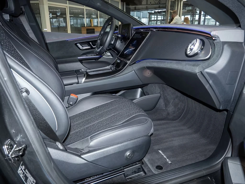 Mercedes-Benz EQE 350/AMG/4MATIC/BURM/PANO/360/DIGITAL LIGHT/, снимка 11 - Автомобили и джипове - 53952757