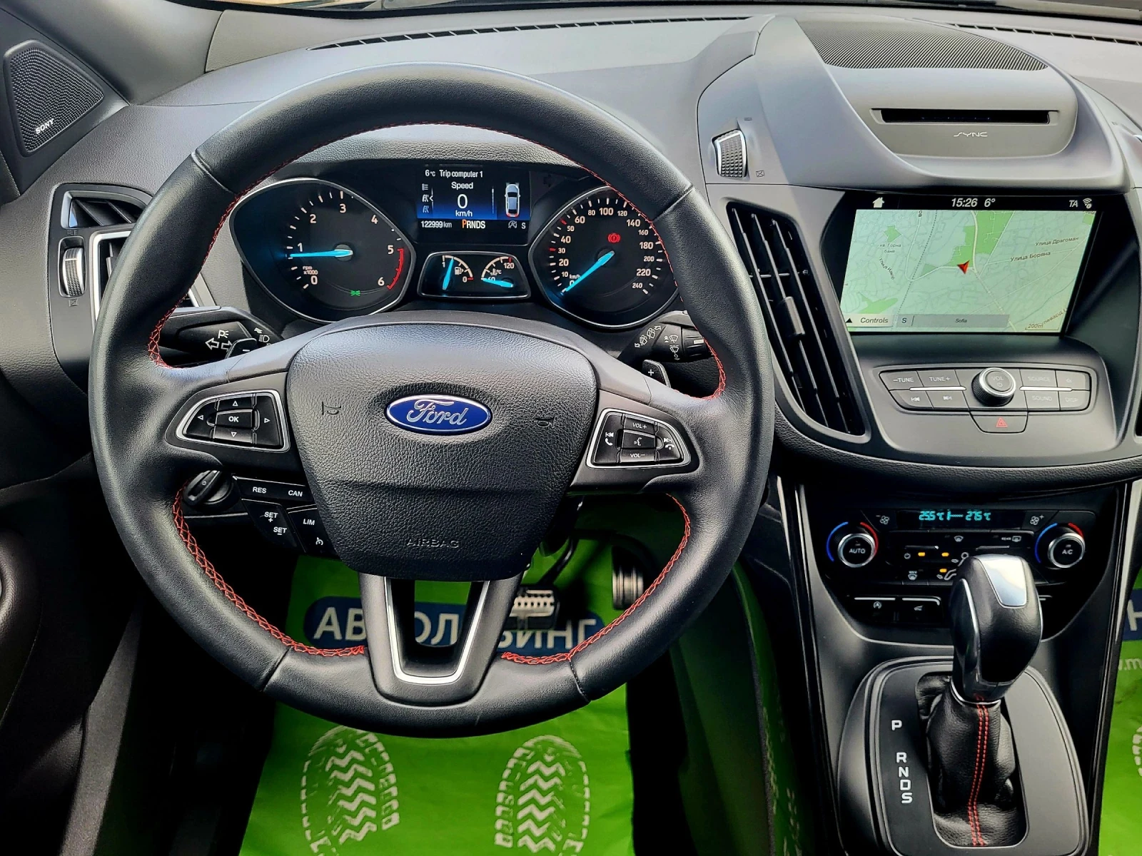 Ford Kuga 2.0 TDCI / ST-Line / 122 000 км, снимка 13 - Автомобили и джипове - 54544448