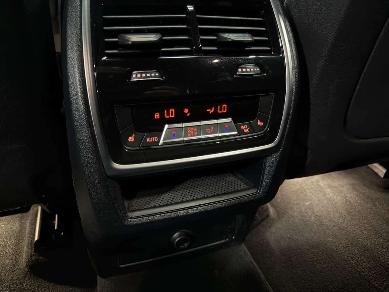 BMW X5 * XDrive40i Sports Activity Vehicle Navigation 360, снимка 17 - Автомобили и джипове - 54891602