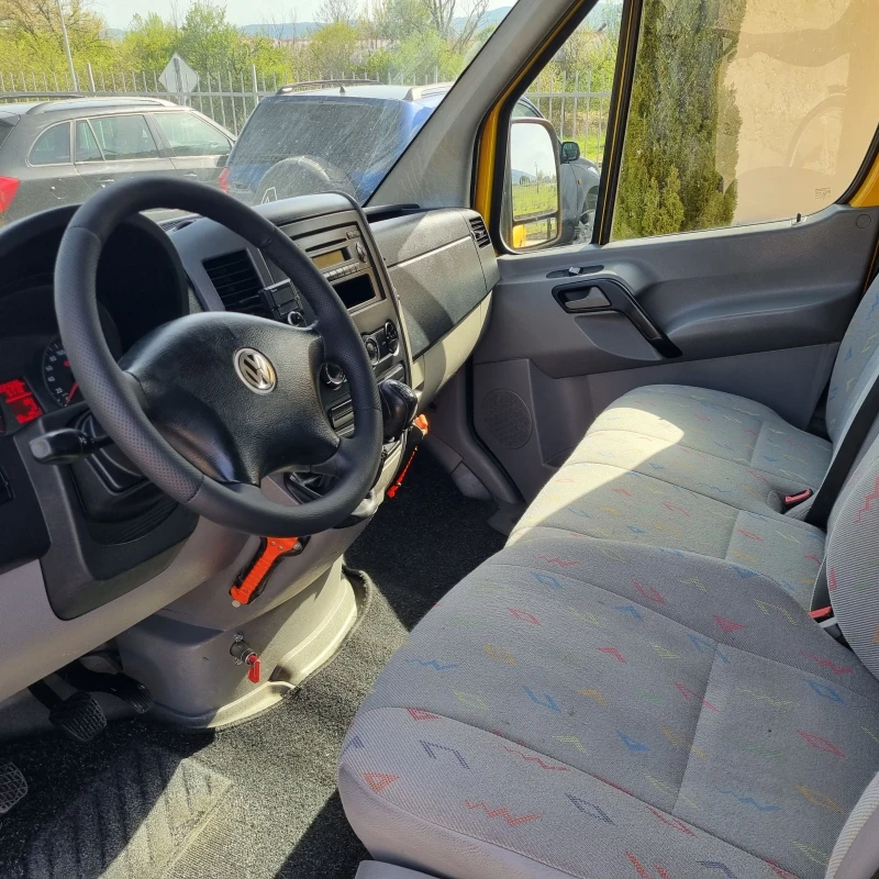 VW Crafter 7местен , снимка 8 - Бусове и автобуси - 51070819