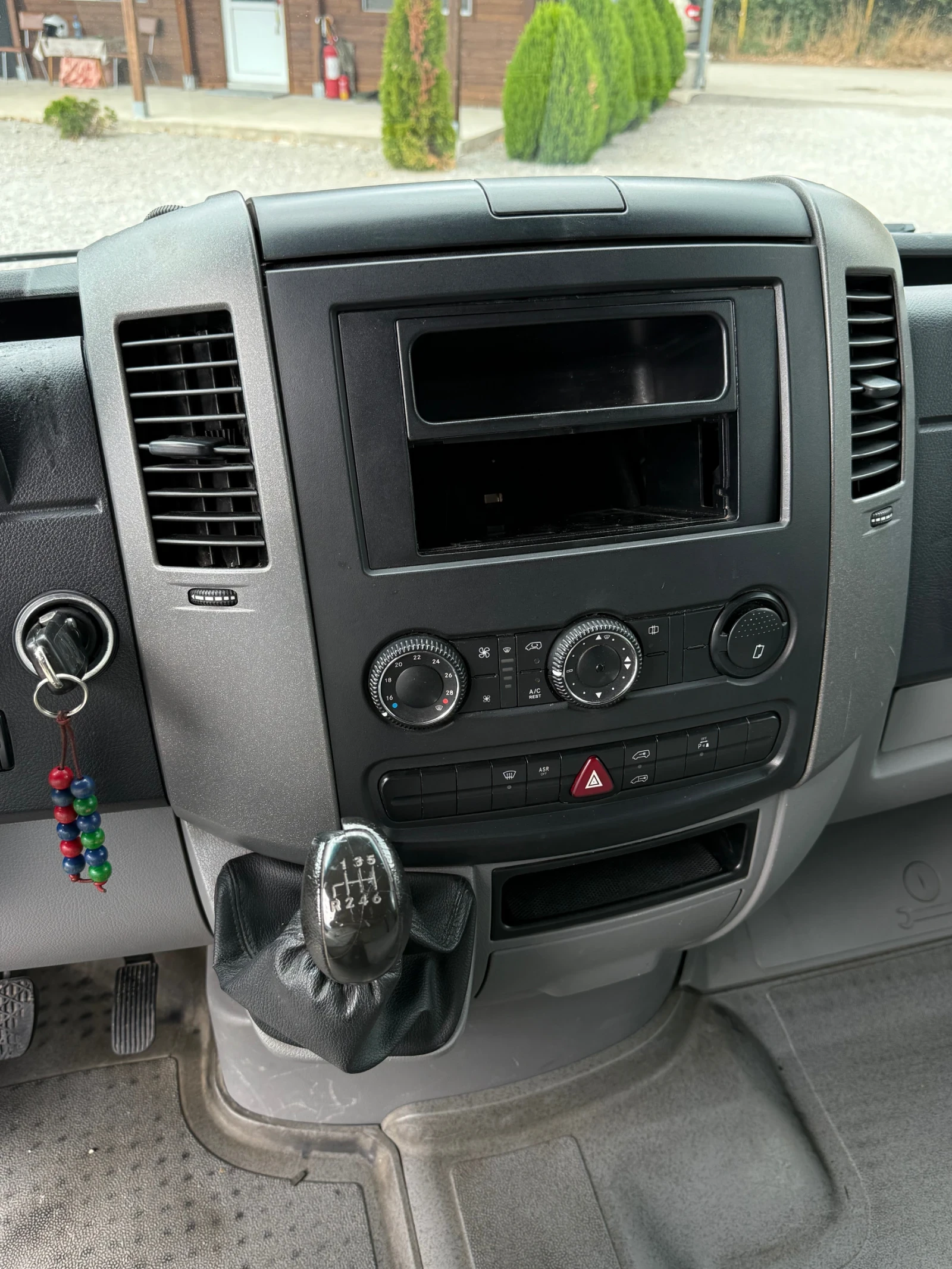 VW Crafter 2.5tdi * 136. *  | Mobile.bg   13