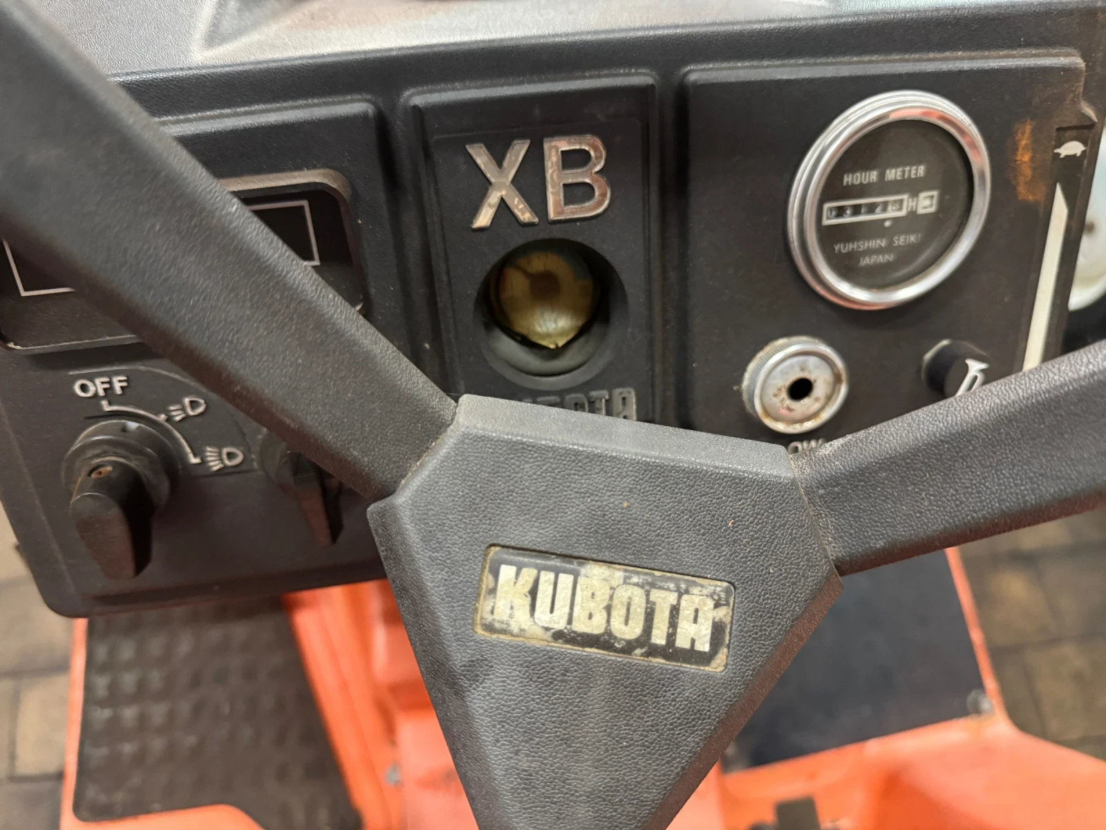 Трактор Kubota BX-1 DT - изображение 8