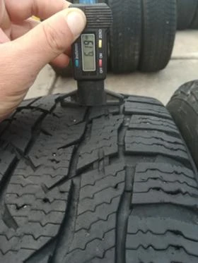 Гуми Зимни 215/65R16, снимка 7