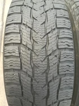 Гуми Зимни 215/65R16, снимка 4