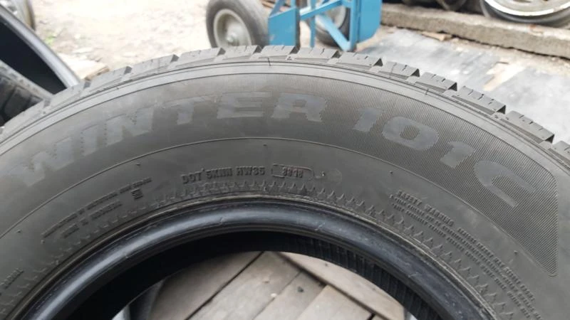 Гуми Зимни 225/75R16, снимка 6 - Гуми и джанти - 29261103