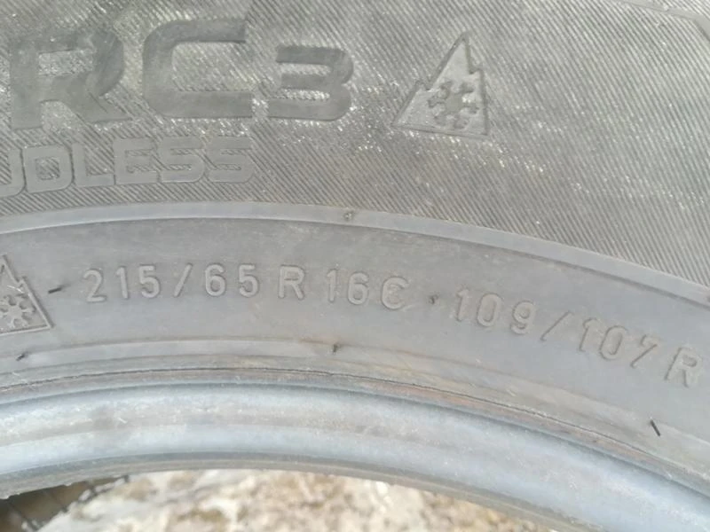 Гуми Зимни 215/65R16, снимка 6 - Гуми и джанти - 33965661