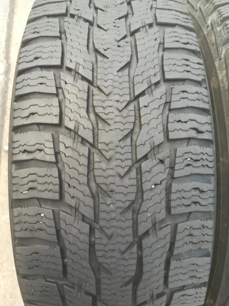 Гуми Зимни 215/65R16, снимка 4 - Гуми и джанти - 33965661