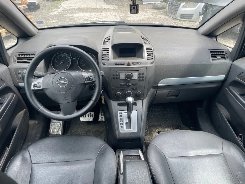 Opel Zafira 1.9, снимка 5 - Автомобили и джипове - 40843075