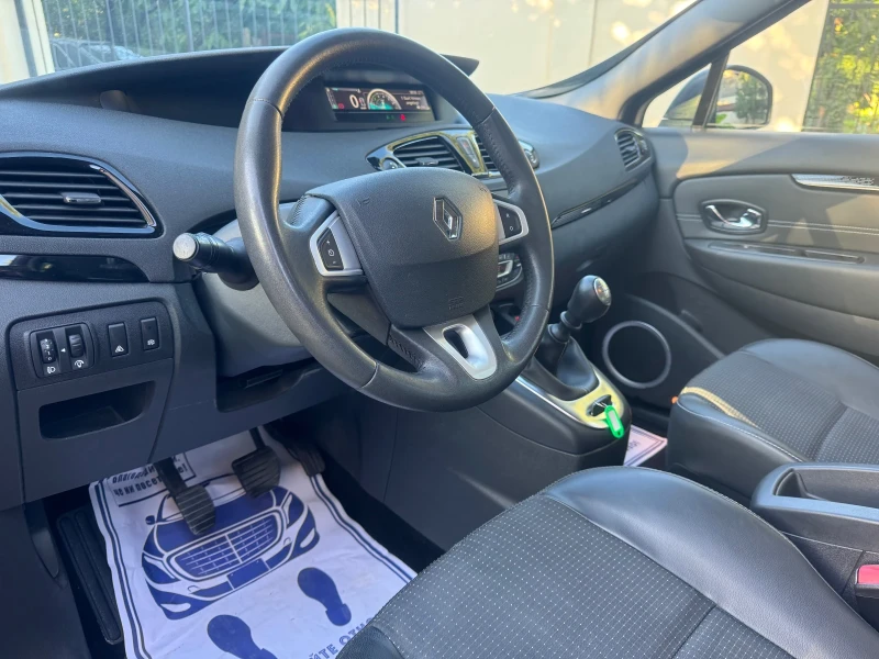 Renault Scenic 1.2 Turbo Swissline, снимка 9 - Автомобили и джипове - 47404695