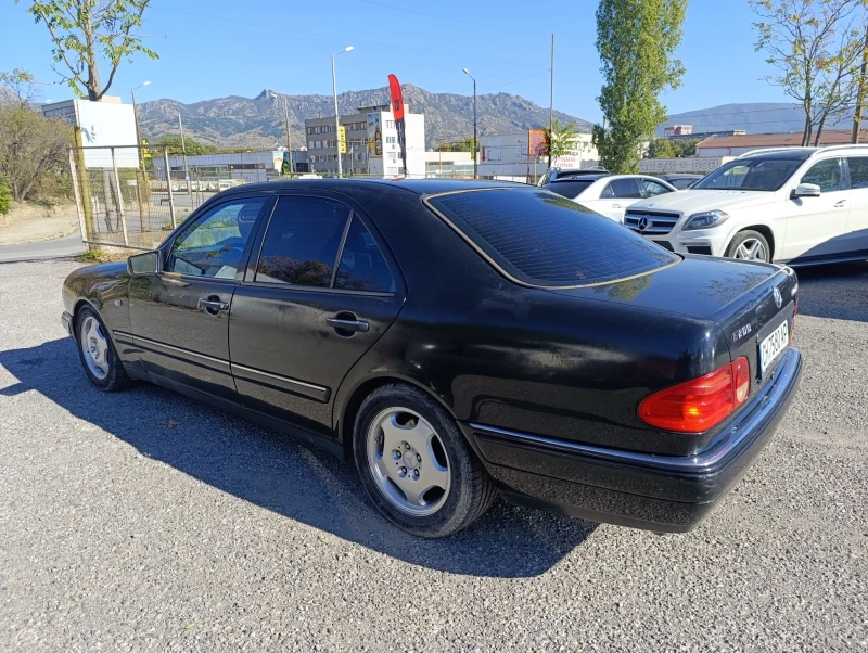 Mercedes-Benz E 200 gas, снимка 3 - Автомобили и джипове - 47460662