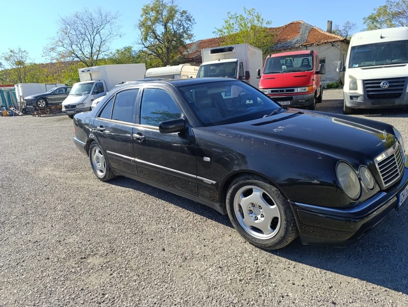 Mercedes-Benz E 200 gas, снимка 7 - Автомобили и джипове - 47460662