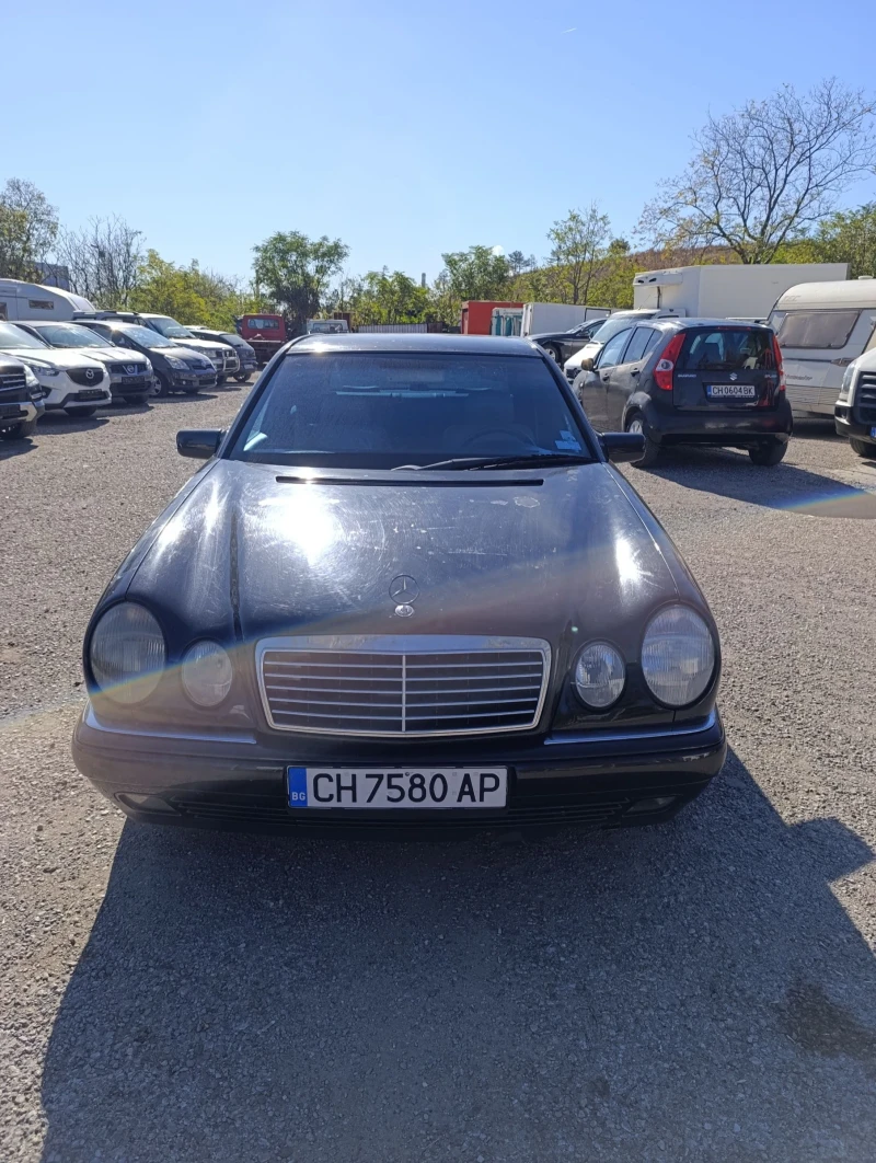 Mercedes-Benz E 200 gas, снимка 8 - Автомобили и джипове - 47460662