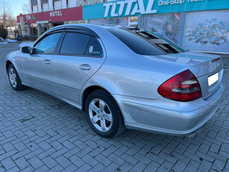 Mercedes-Benz E 320 Avangarde , снимка 8 - Автомобили и джипове - 48750974