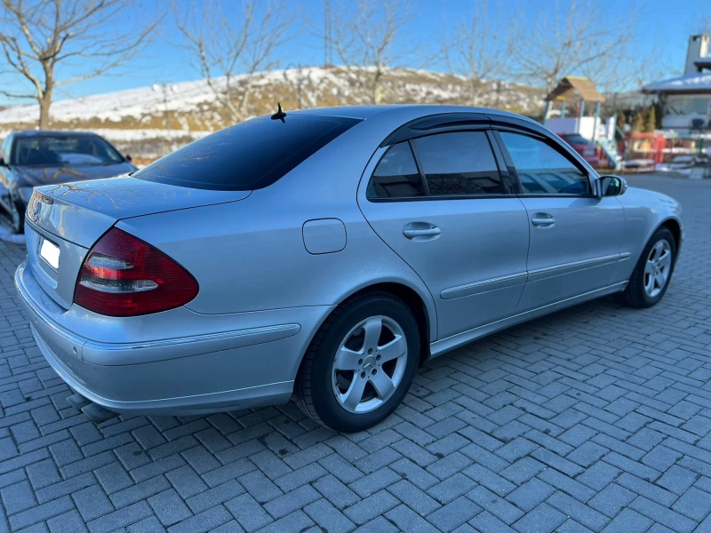 Mercedes-Benz E 320 Avangarde , снимка 7 - Автомобили и джипове - 48750974