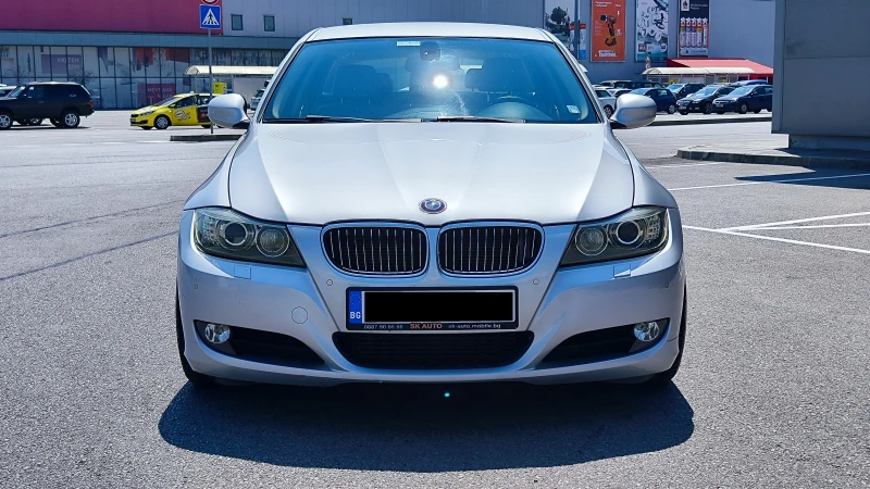 BMW 330 325 LCI RWD, снимка 3 - Автомобили и джипове - 49135955