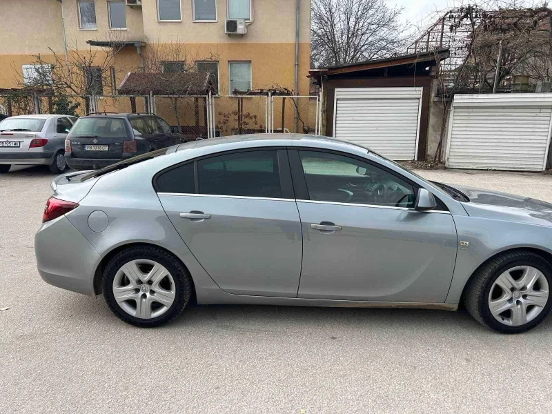 Opel Insignia, снимка 4 - Автомобили и джипове - 49470806