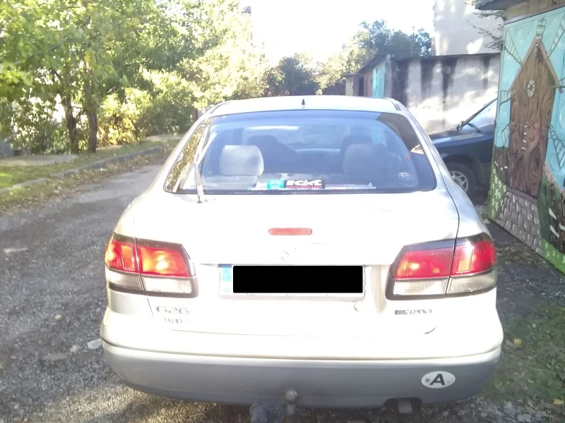 Mazda 626, снимка 4 - Автомобили и джипове - 51892309