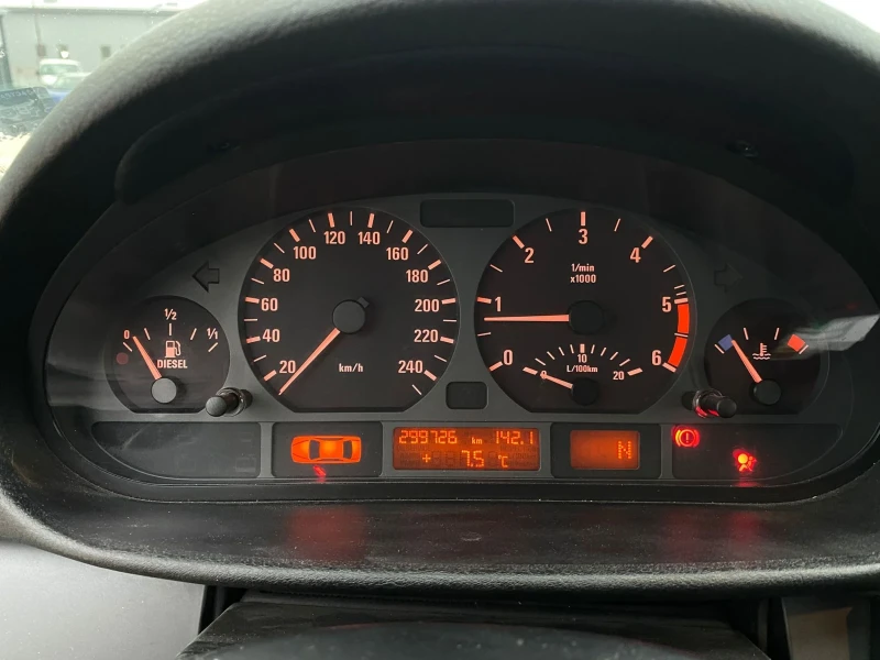 BMW 320, снимка 9 - Автомобили и джипове - 52666030