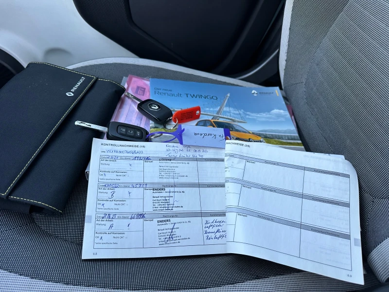 Renault Twingo 1.0 i, снимка 12 - Автомобили и джипове - 52775399