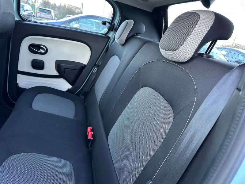 Renault Twingo 1.0 i, снимка 13 - Автомобили и джипове - 52775399