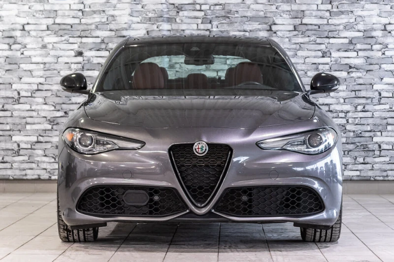 Alfa Romeo Giulia Veloce* CARFAX* АвтоКредит* (ЦЕНА ДО БГ), снимка 3 - Автомобили и джипове - 53244052