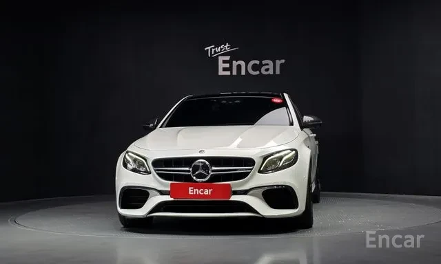 Mercedes-Benz E 63 AMG 4MATIC+ | BURMESTER| HUD| DISTRONIC| ОБДУХ| AMBIEN, снимка 2 - Автомобили и джипове - 55952802
