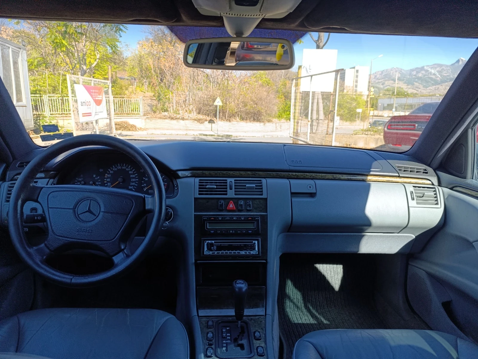 Mercedes-Benz E 200 gas | Mobile.bg — изображение 11