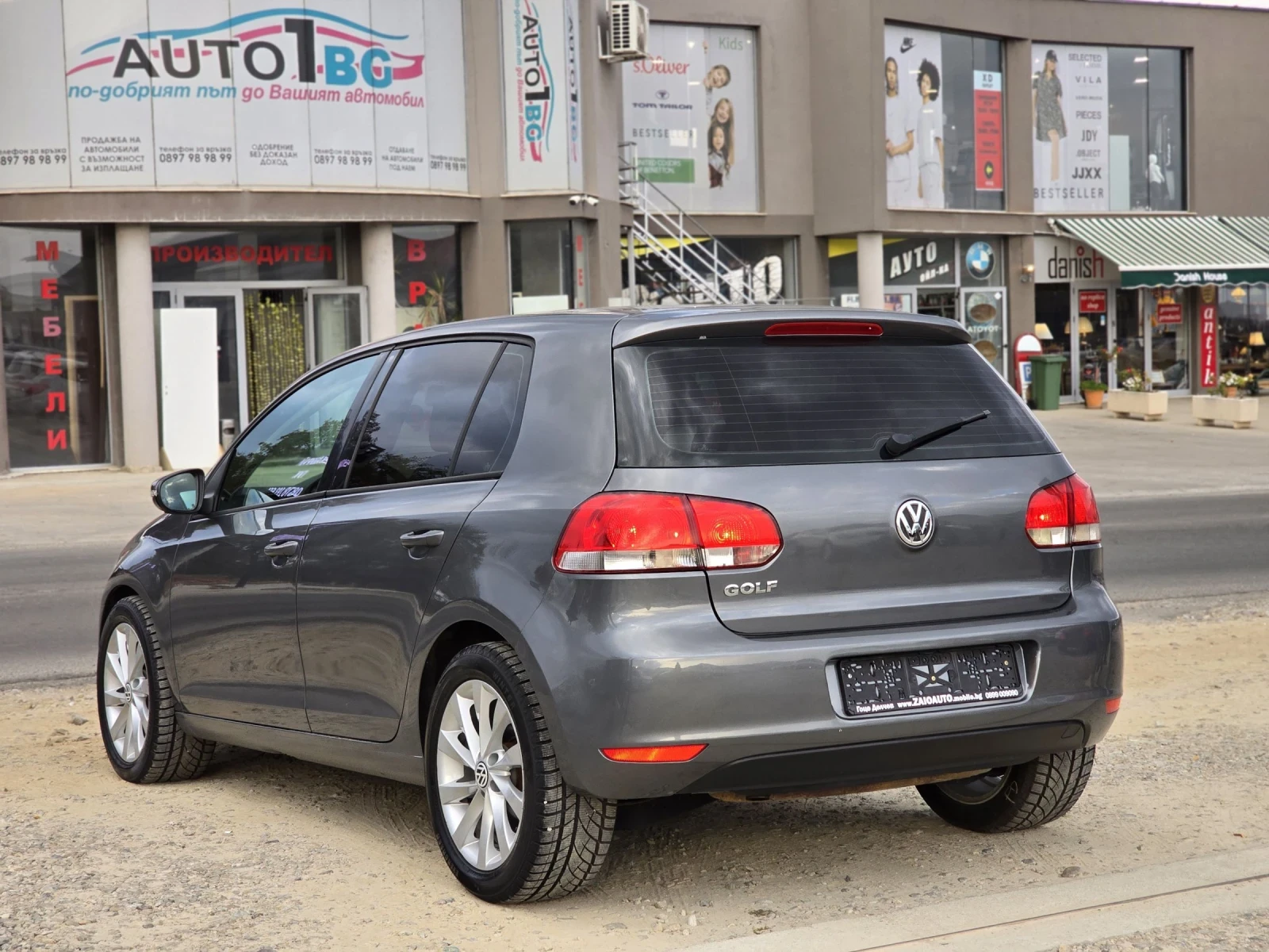 VW Golf 1.6i 102Hp ФАБРИЧНА ГАЗ - изображение 3