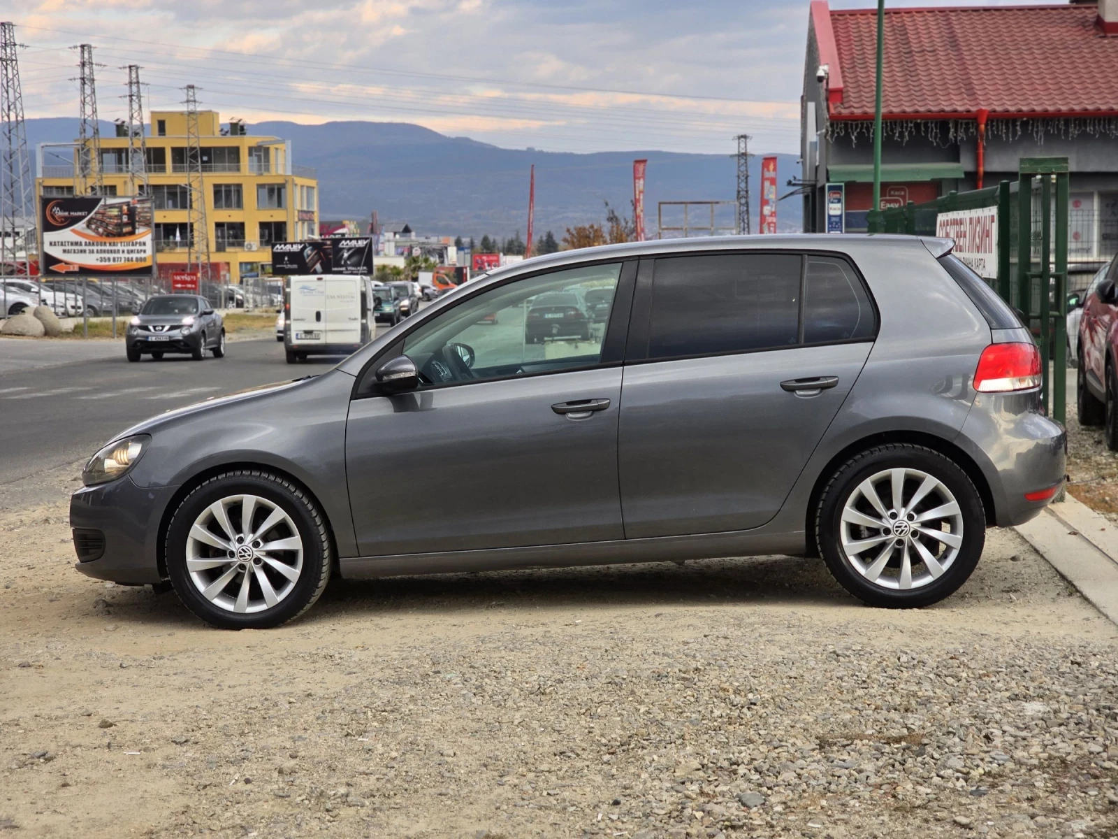 VW Golf 1.6i 102Hp ФАБРИЧНА ГАЗ - изображение 2