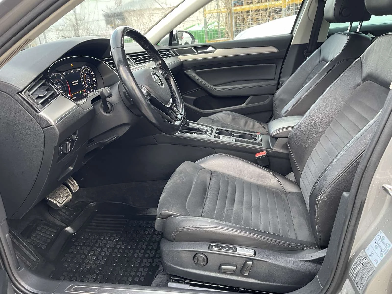 VW Passat 2.0 GT TDI 4Motion Хед-ъп/ Виртуал/ Камера - изображение 9