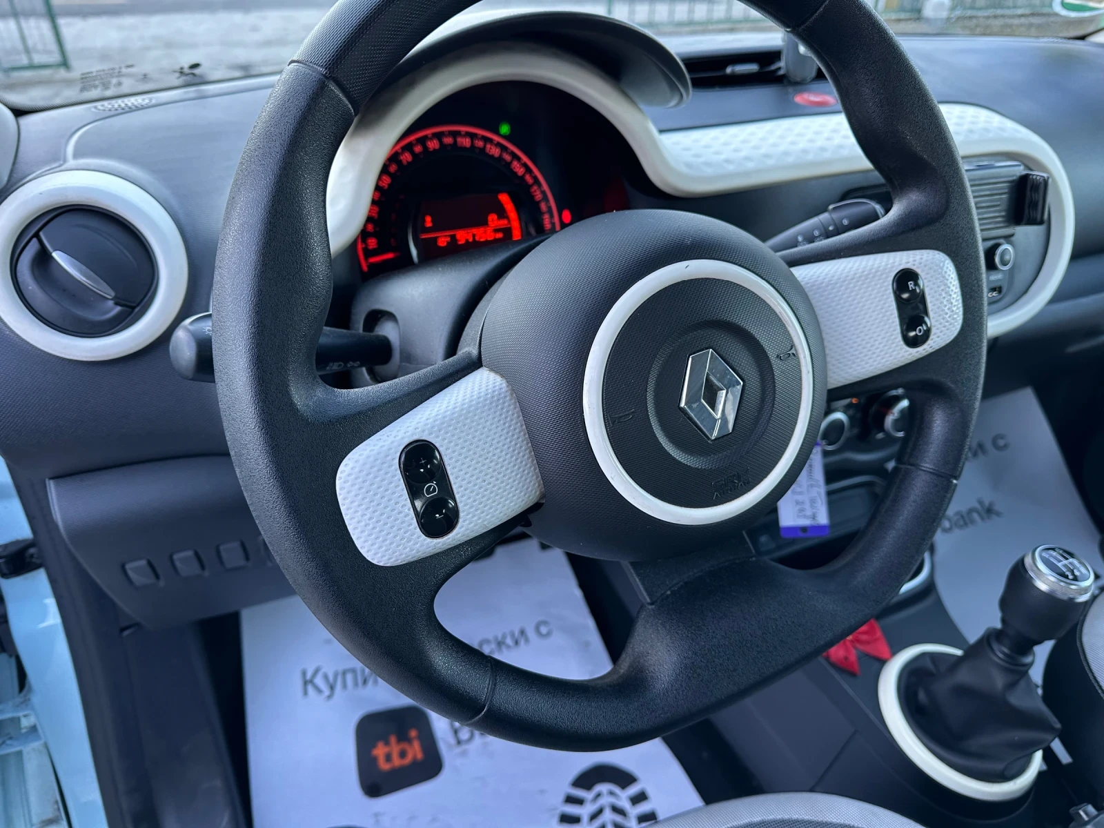 Renault Twingo 1.0 i - изображение 9