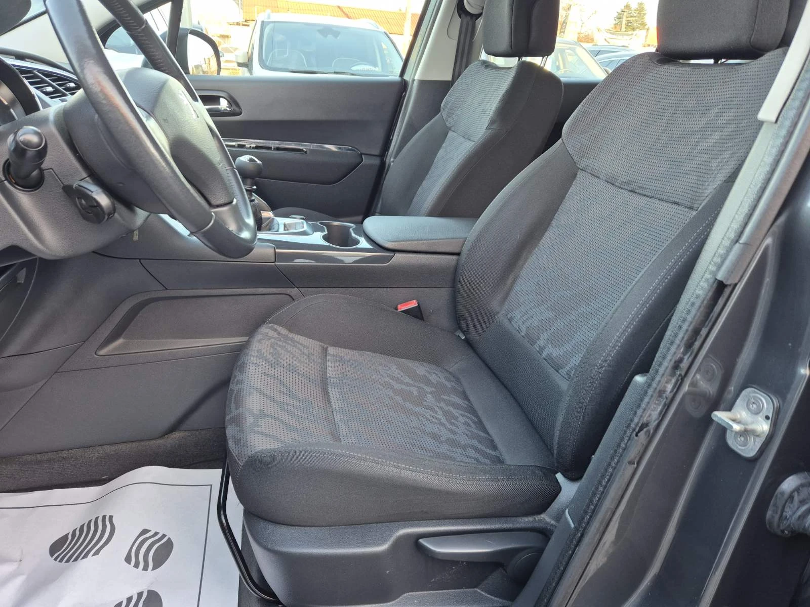 Peugeot 3008 1.6HDI-217000км - изображение 7