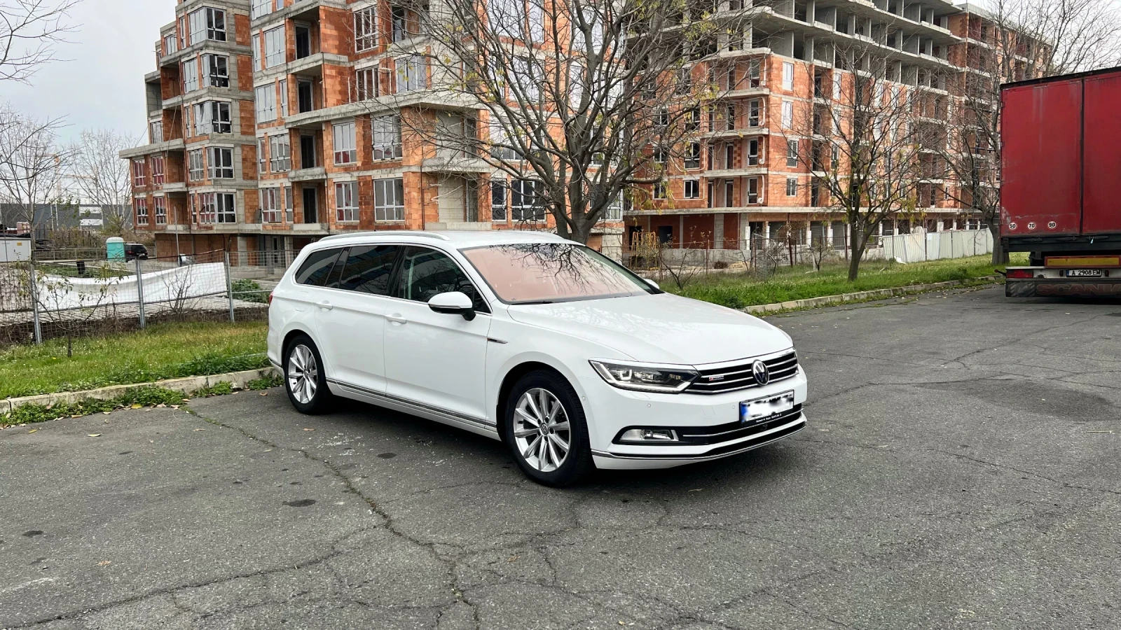 VW Passat 2.0 TDI Highline SWISS - изображение 3