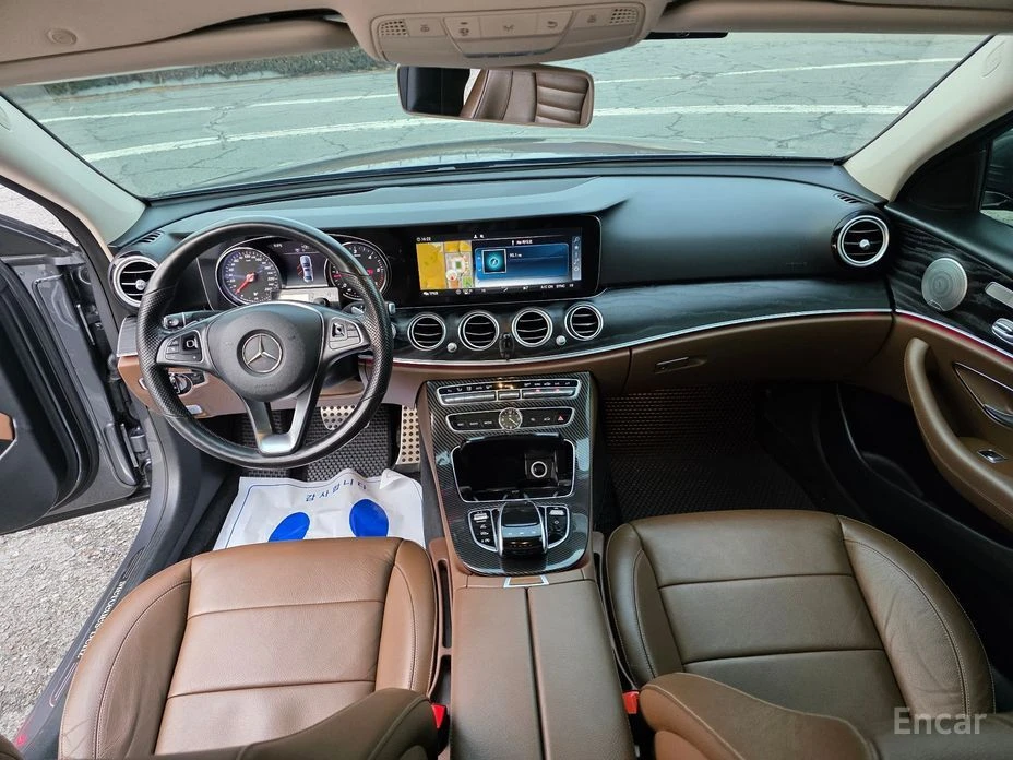 Mercedes-Benz E 220  - изображение 5