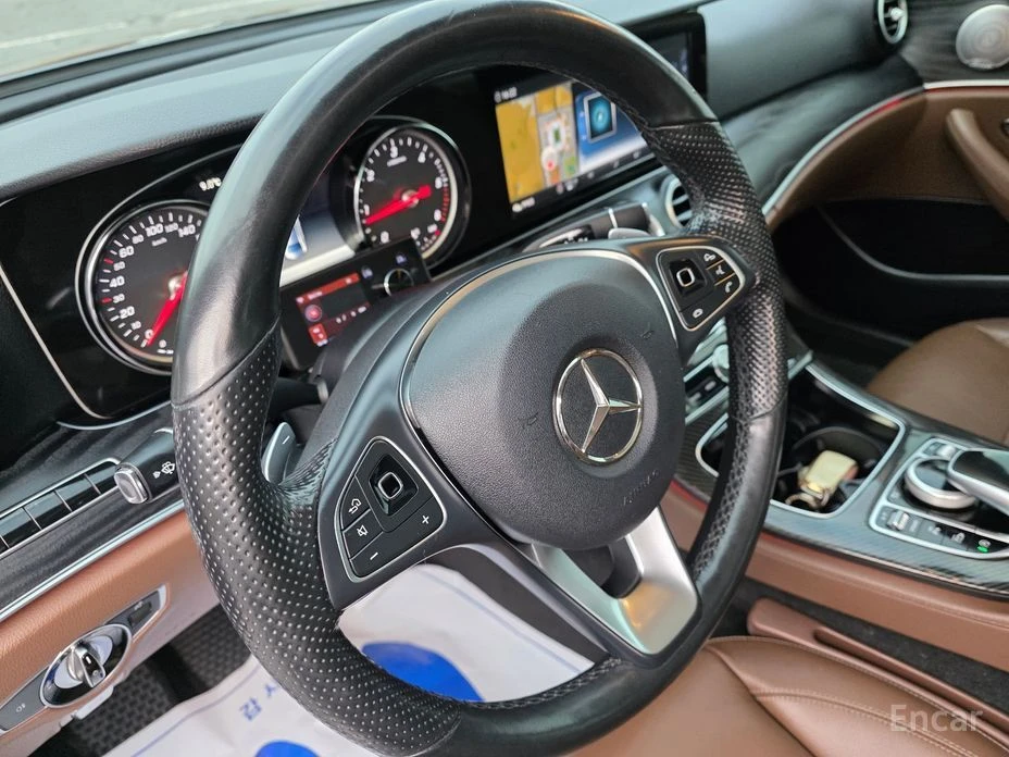 Mercedes-Benz E 220  - изображение 8