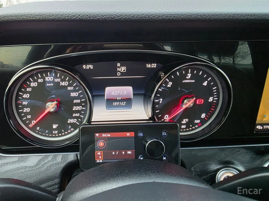 Mercedes-Benz E 220  - изображение 9