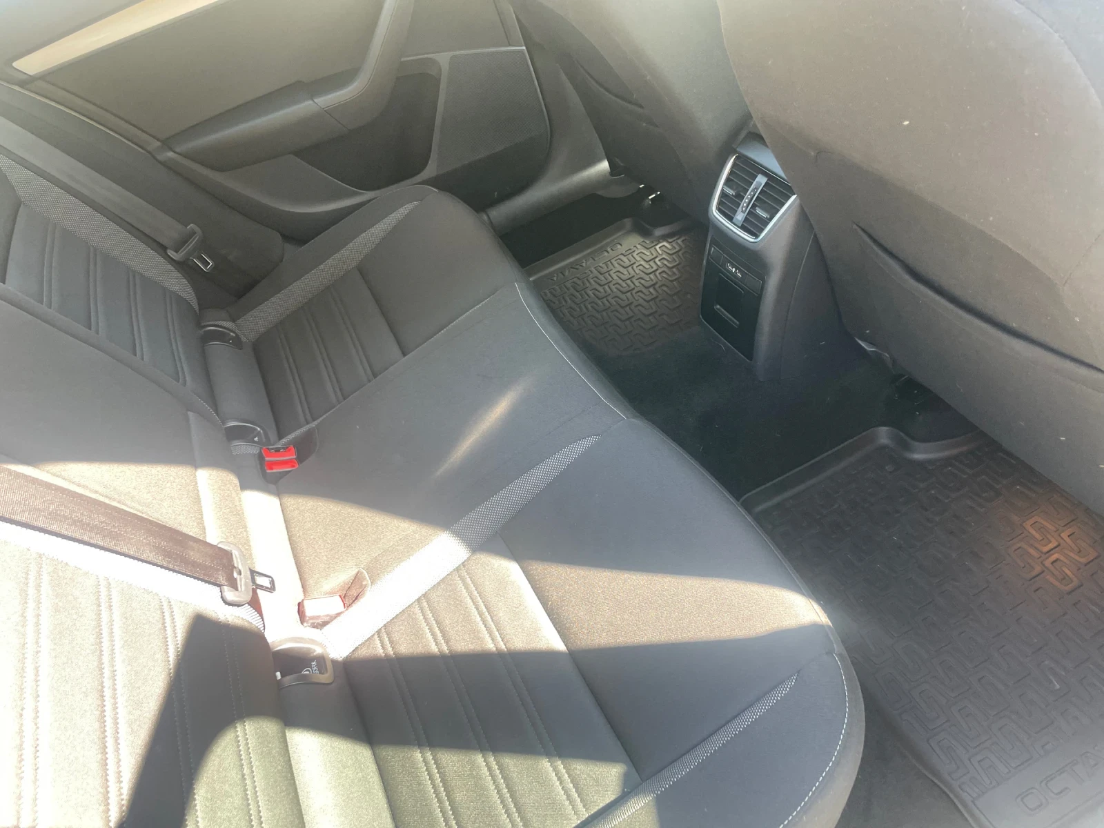 Skoda Octavia, снимка 7 - Автомобили и джипове - 53369459