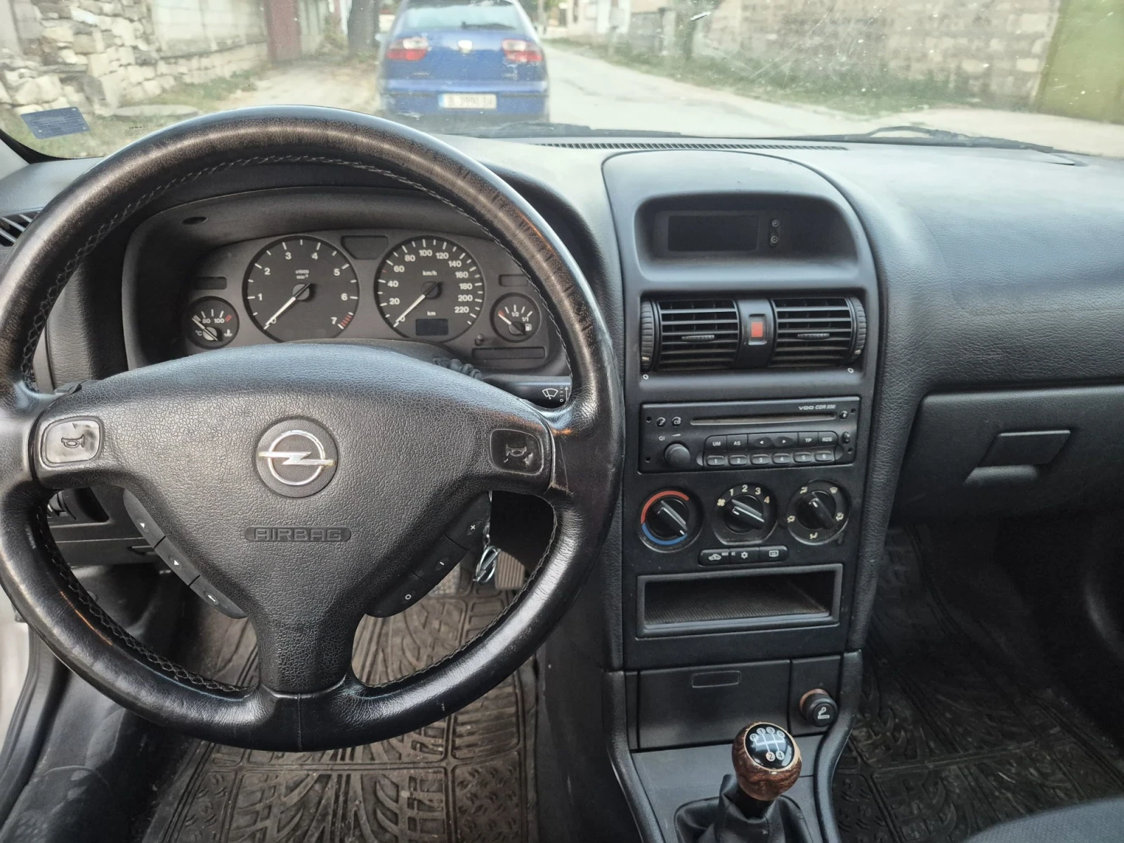 Opel Astra 1.6 i, снимка 10 - Автомобили и джипове - 54878227