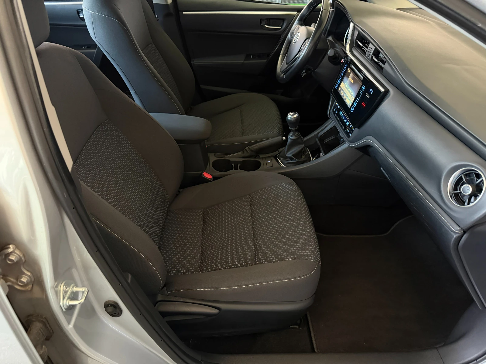 Toyota Corolla 1.6I* СЕРВИЗНА КНИЖКА* ПЪЛНА  ИСТОРИЯ В ТОЙОТА, снимка 14 - Автомобили и джипове - 53745543