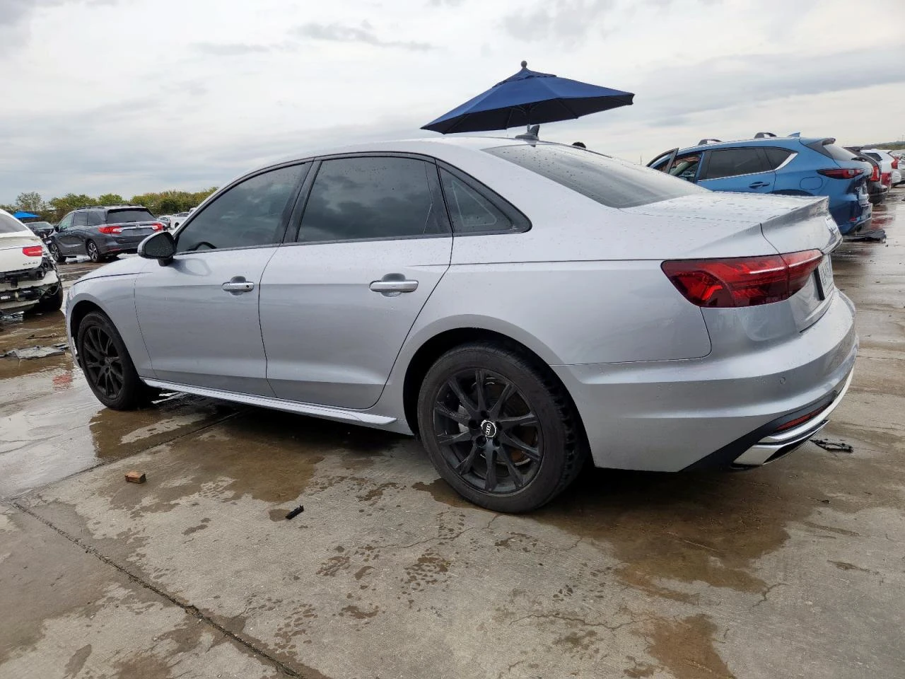 Audi A4 2.0l Premium 40, снимка 2 - Автомобили и джипове - 53939658