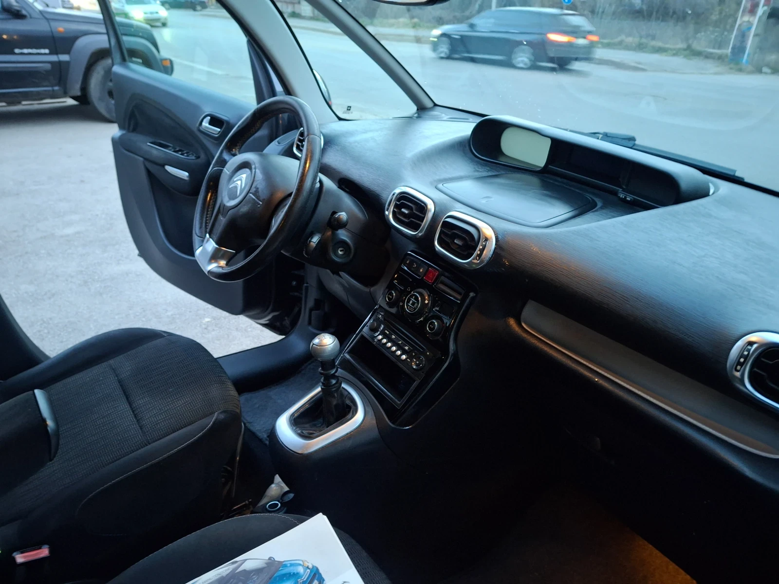 Citroen C3 Picasso 1.6 HDI EXSCLUSIVE FACE, снимка 10 - Автомобили и джипове - 54006019
