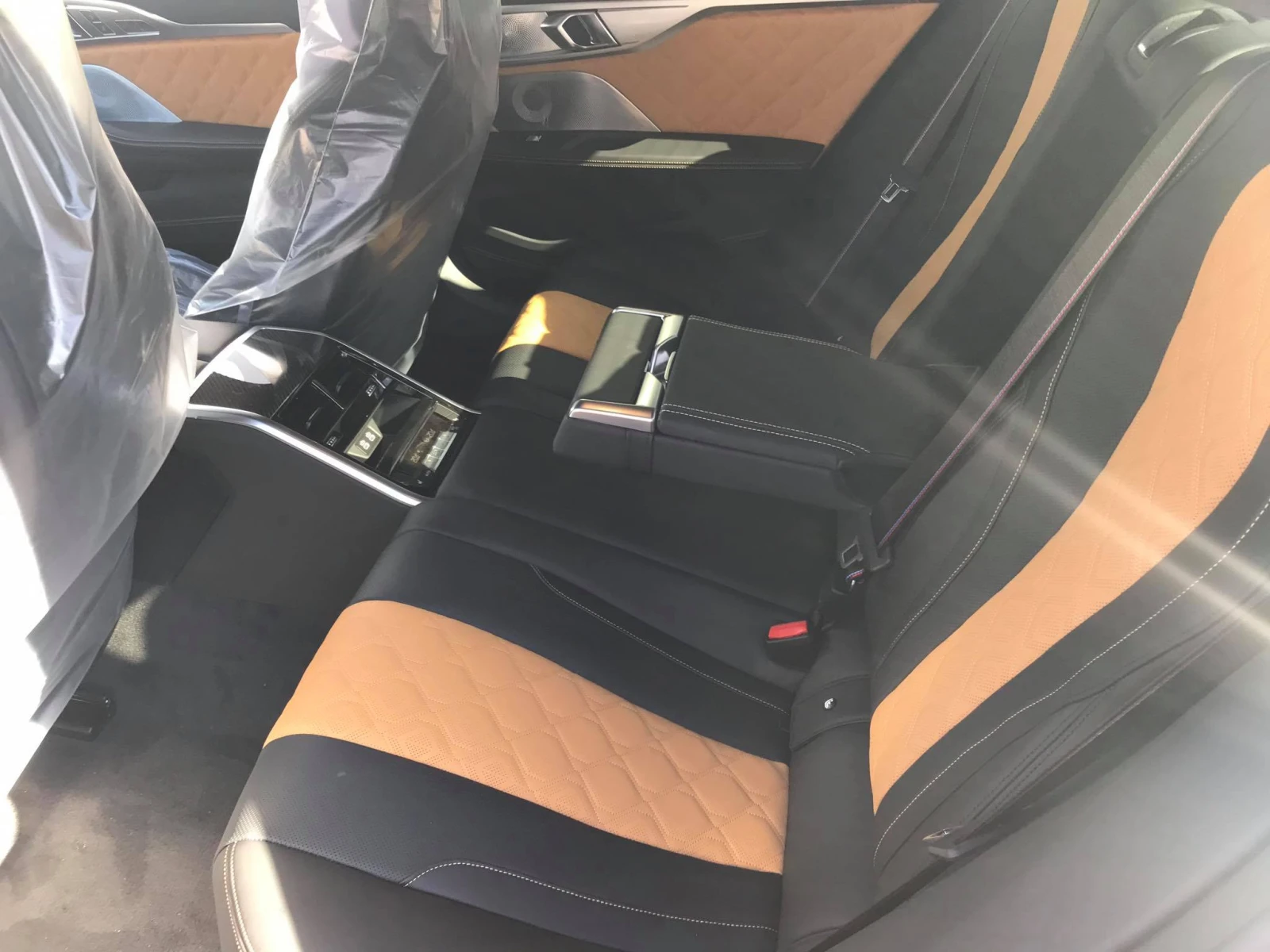 BMW M8 Competition xDrive, снимка 8 - Автомобили и джипове - 54043777