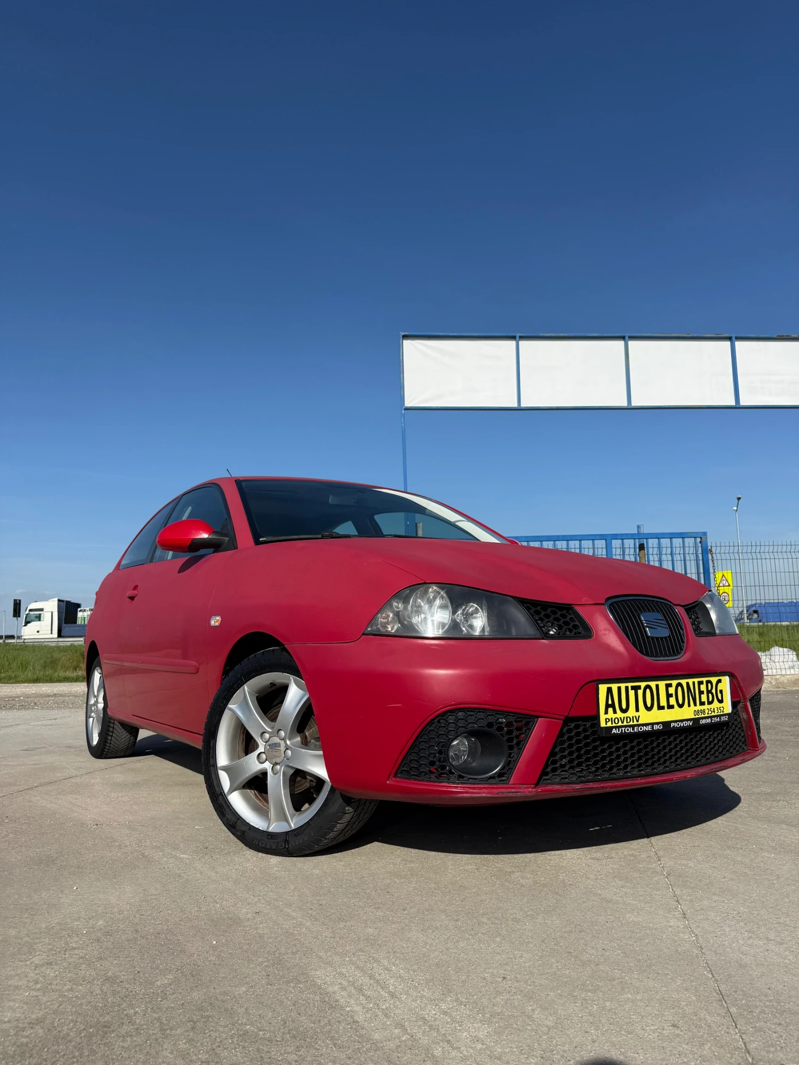 Seat Ibiza 1.4i, снимка 3 - Автомобили и джипове - 54329303