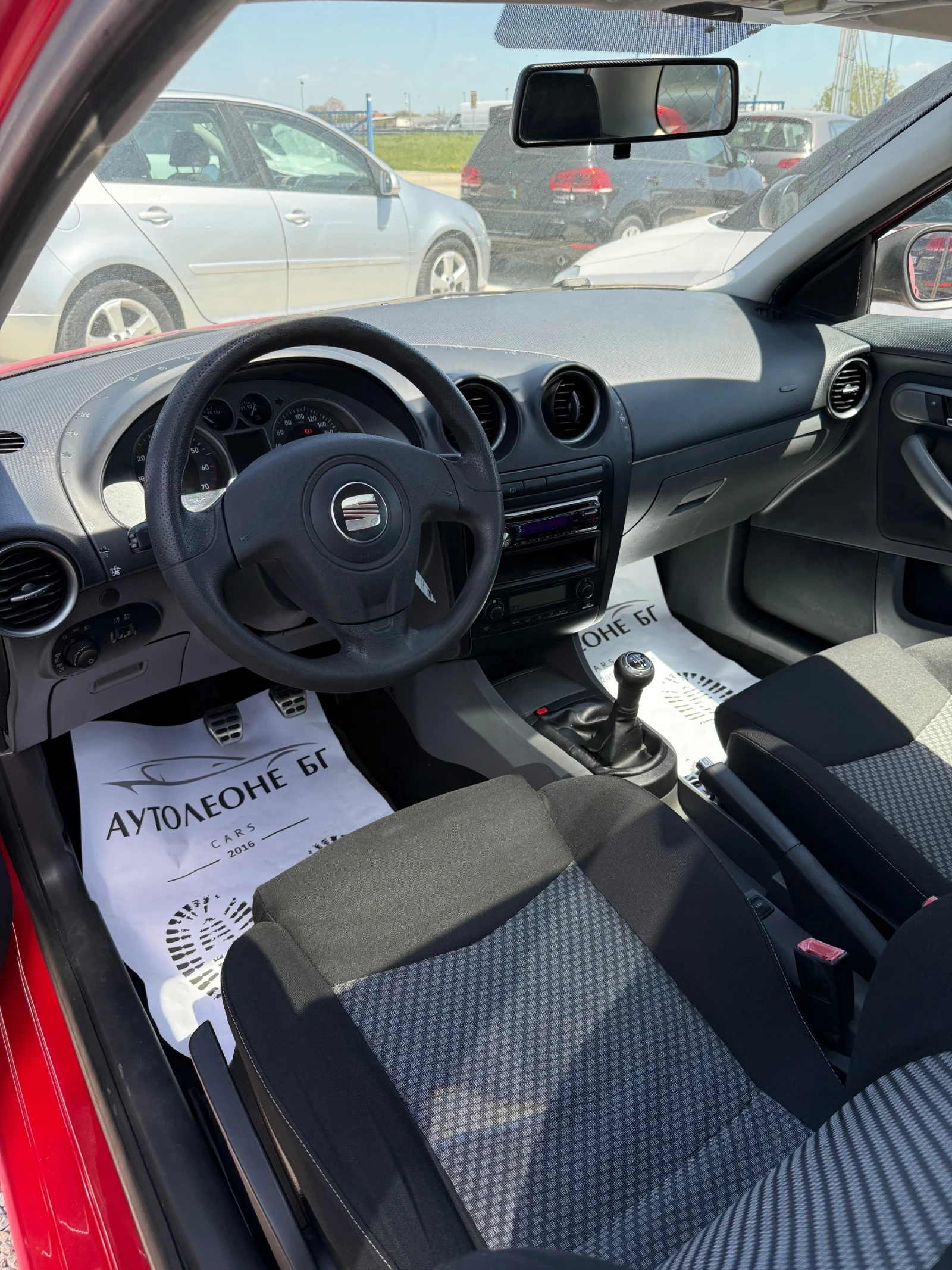 Seat Ibiza 1.4i, снимка 7 - Автомобили и джипове - 54329303