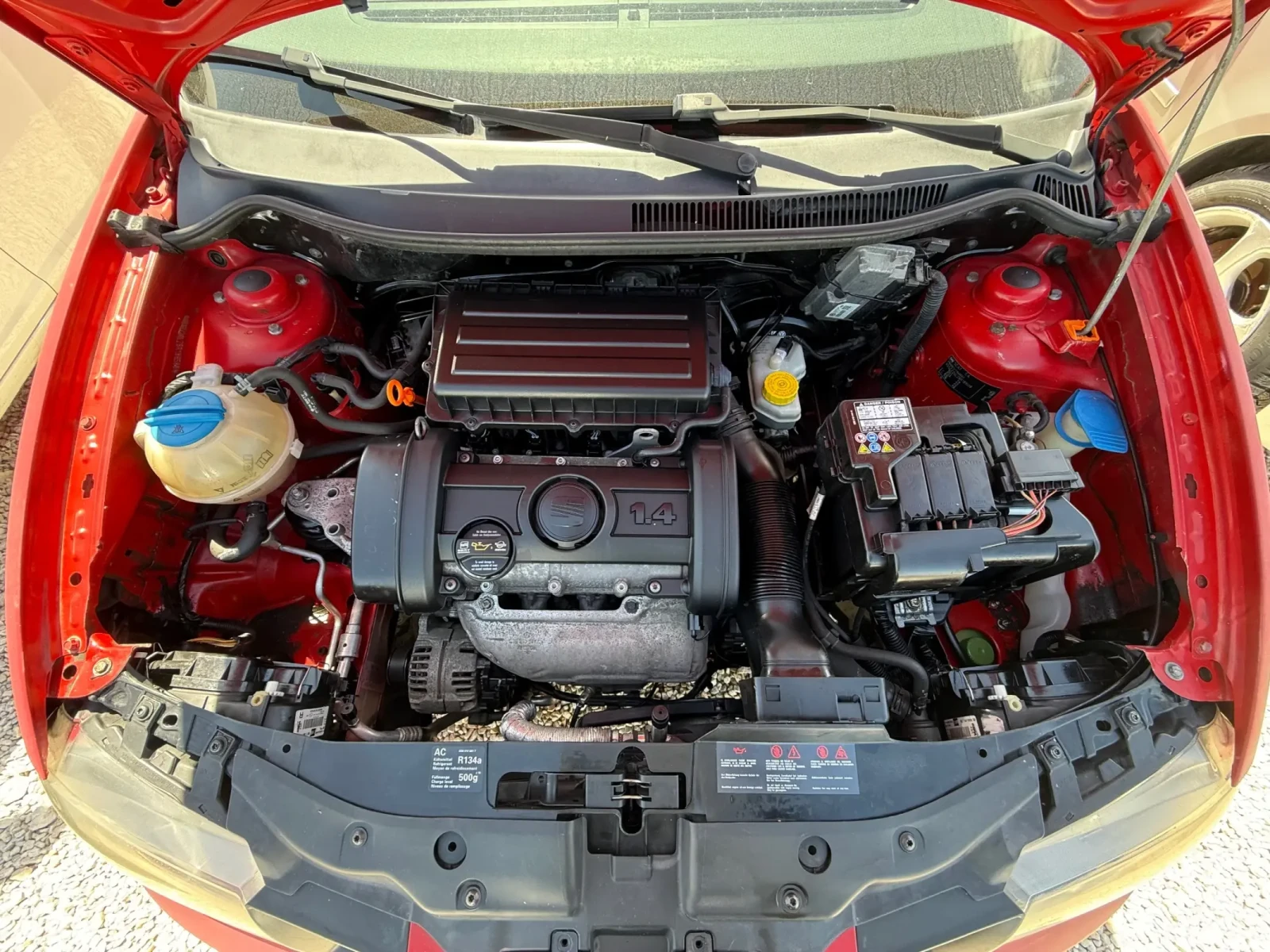 Seat Ibiza 1.4i, снимка 15 - Автомобили и джипове - 54329303