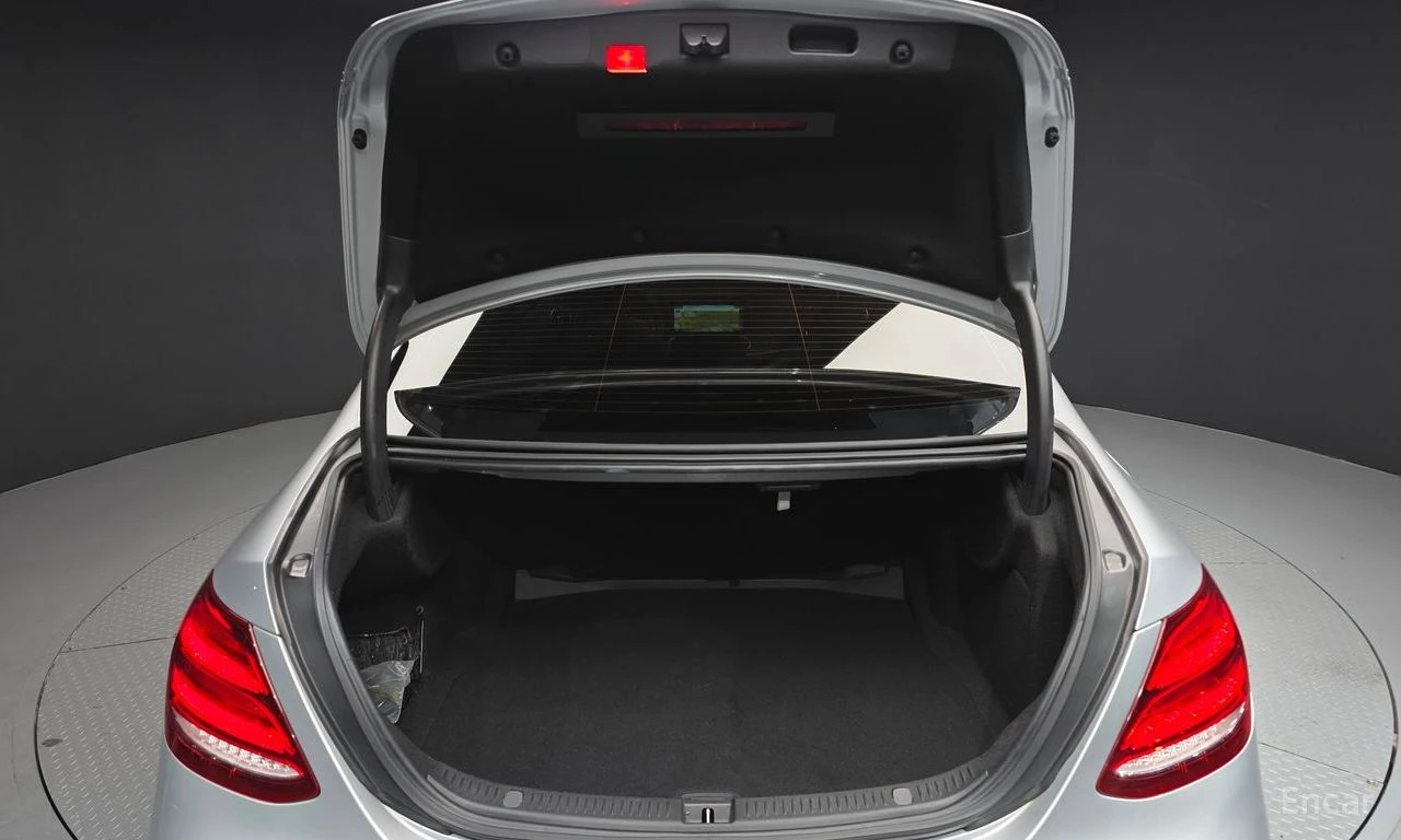 Mercedes-Benz E 220 ПОДГРЕВ* КАМЕРА* PARK ASSIST* HEADUP, снимка 17 - Автомобили и джипове - 54391318